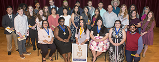 Phi Theta Kappa国际荣誉学会(Phi Theta Kappa International Honor Society)的Psi Psi分会最近在布拉索体育学院(The Clarion at Brazosport College)举行的仪式上介绍了新成员。七十三名学生接受